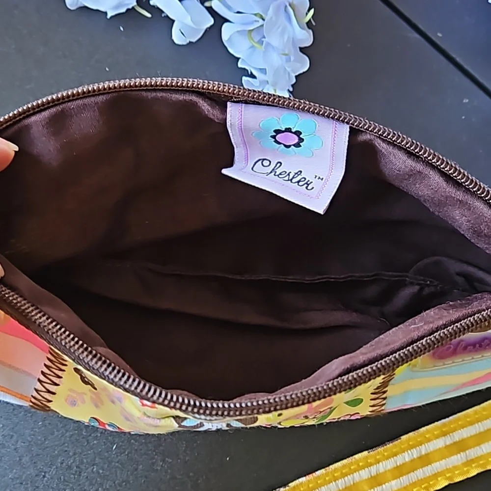 Sun & Sand Chester Hand Bag with Wooden Flower Hang Tag NWT - Picture 6 of 10